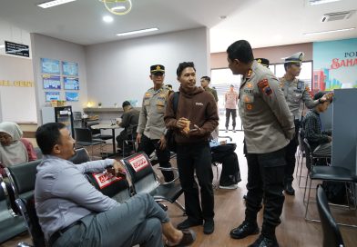 Kapolda Jateng Tekankan Profesionalisme dan Kecepatan Pelayanan Publik Saat Tinjau SPKT Polres Sukoharjo Kapolda Jateng Tekankan Profesionalisme dan Kecepatan Pelayanan Publik Saat Tinjau SPKT Polres Sukoharjo