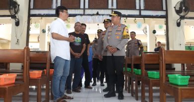 Pastikan Keamanan Ibadah, Kapolres Sukoharjo Pimpin Sterilisasi Gereja Hati Kudus Yesus