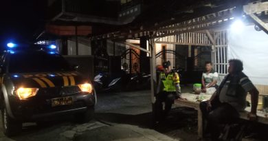 Patroli KRYD Polsek Bulu Sisir 12 Desa, Cegah 3C dan Penyakit Masyarakat pada Malam Hari Patroli KRYD Polsek Bulu Sisir 12 Desa, Cegah 3C dan Penyakit Masyarakat pada Malam Hari