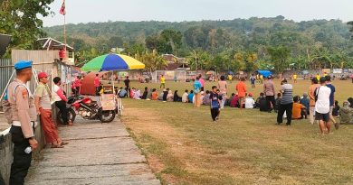 Polsek Weru Amankan Laga Jatingarang Cup 2026, Ratusan Penonton Padati Lapangan Desa Polsek Weru Amankan Laga Jatingarang Cup 2026, Ratusan Penonton Padati Lapangan Desa