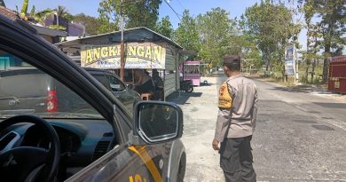 Patroli KRYD Siang Hari, Polsek Weru Sambangi Bank hingga Pasar untuk Jaga Kamtibmas