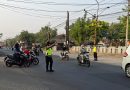 Polsek Nguter Intensifkan PH Pagi, Bantu Penyeberangan Warga dan Cegah Kecelakaan Lalu Lintas