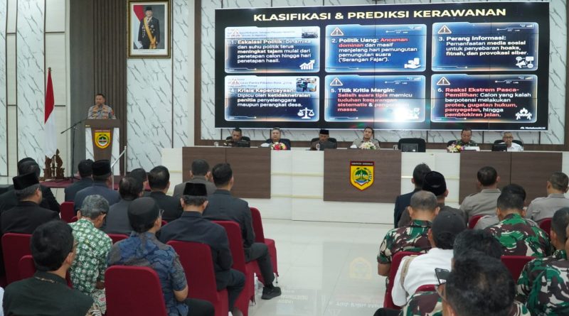 Kapolres Sukoharjo Paparkan Strategi Pengamanan Pilkades Serentak 2026, Tekankan Deteksi Dini hingga Antisipasi Hoaks Kapolres Sukoharjo Paparkan Strategi Pengamanan Pilkades Serentak 2026, Tekankan Deteksi Dini hingga Antisipasi Hoaks