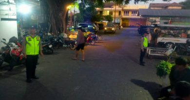 Patroli KRYD Polsek Mojolaban Sasar SPBU hingga Permukiman, Antisipasi 3C dan Gangguan Kamtibmas Patroli KRYD Polsek Mojolaban Sasar SPBU hingga Permukiman, Antisipasi 3C dan Gangguan Kamtibmas