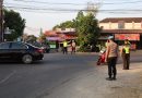 Polisi Hadir di Pagi Hari, Atur Lalu Lintas di Simpang Tiga Kadilangu Sukoharjo