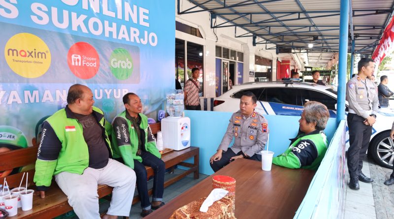 Bukan Sekadar Tempat Istirahat, Polres Sukoharjo Bikin Pos Ojol Jadi Jembatan Aspirasi Bukan Sekadar Tempat Istirahat, Polres Sukoharjo Bikin Pos Ojol Jadi Jembatan Aspirasi