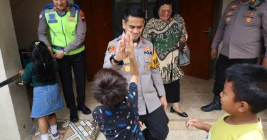 Minggu Kasih di GKJ Sukoharjo, Kapolres Andika Perkuat Silaturahmi dan Kerukunan Antarumat Minggu Kasih di GKJ Sukoharjo, Kapolres Andika Perkuat Silaturahmi dan Kerukunan Antarumat